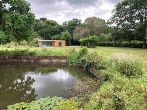 Independent rural detached annexe with free private Parking